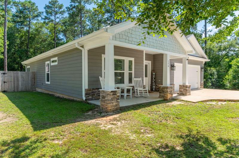 3 bedroom Detached Single Family at 176 Seneca Trail, Indian Trails Ph Vii, Crestview — photo 2