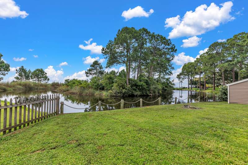 6 bedroom Detached Single Family at 37 Country Club Road, Lake Lorraine Estates, Shalimar — photo 2