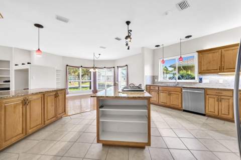 511 Fallin Water Drive, Mary Esther FL - photo 16 of 56