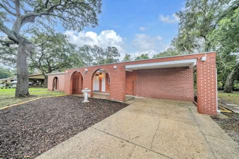 138 NW Virginia Drive, Fort Walton Beach FL - photo 9 of 44