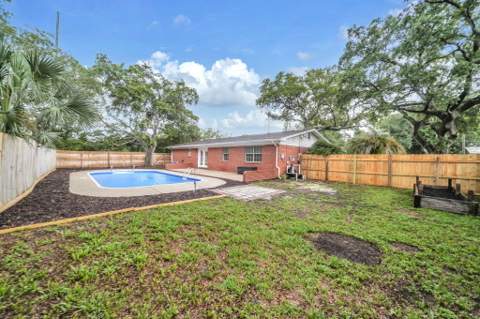 138 NW Virginia Drive, Fort Walton Beach FL - photo 16 of 44