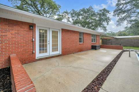 138 NW Virginia Drive, Fort Walton Beach FL - photo 17 of 44