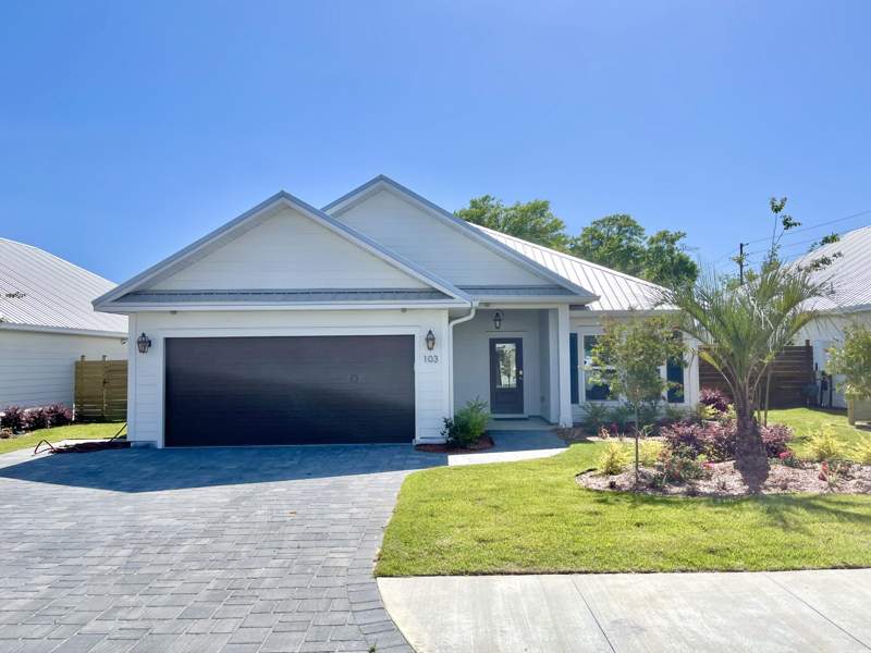 4 bedroom Detached Single Family at 103 Fletcher Way, Destin Cottages, Destin — photo 2