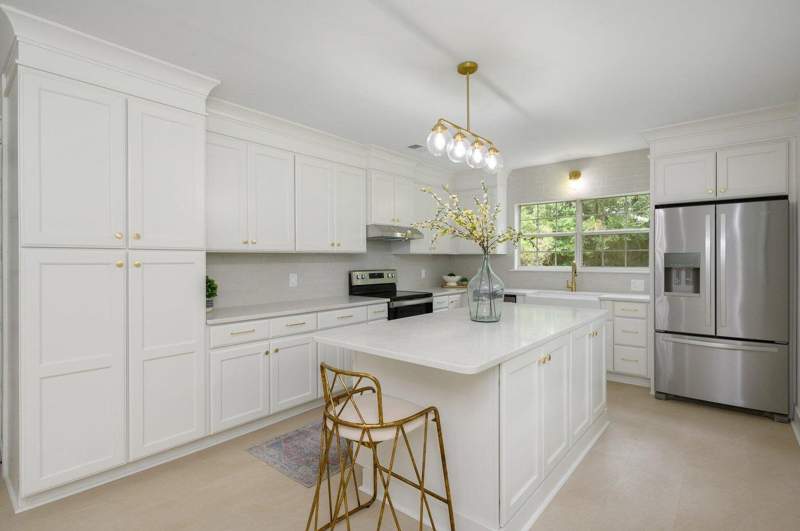4 bedroom Detached Single Family at 8127 5Th Street, Laurel Hill, Laurel Hill — photo 4