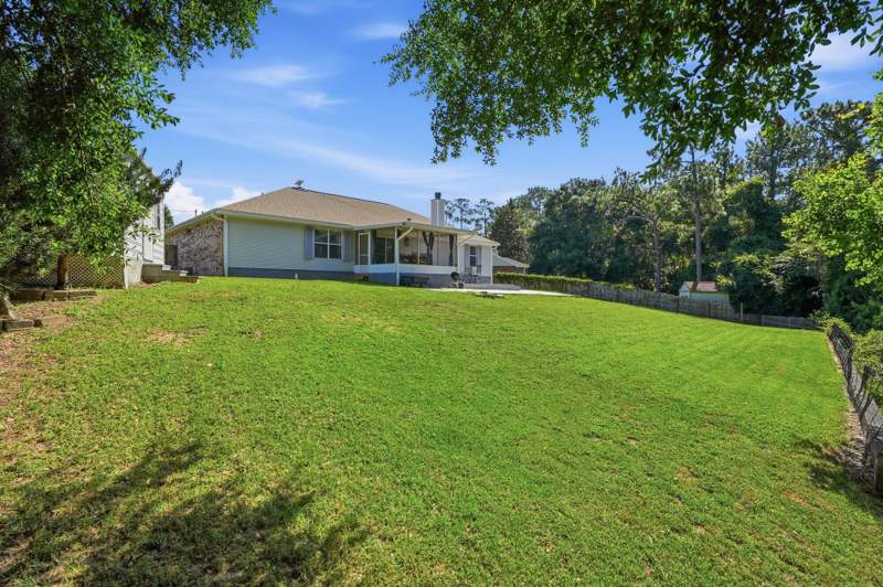4 bedroom Detached Single Family at 4761 Connor Drive, Sugar Creek S/D, Crestview — photo 2