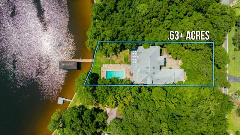 6 bedroom Detached Single Family at 35 Poquito Road, Poquito Bayou, Shalimar — photo 5
