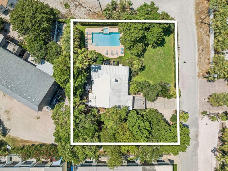 3 bedroom Detached Single Family at 119 Norwood Drive, Metes & Bounds, Miramar Beach — photo 3