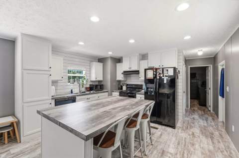 940 Hiawatha Street, Holt FL - photo 8 of 30