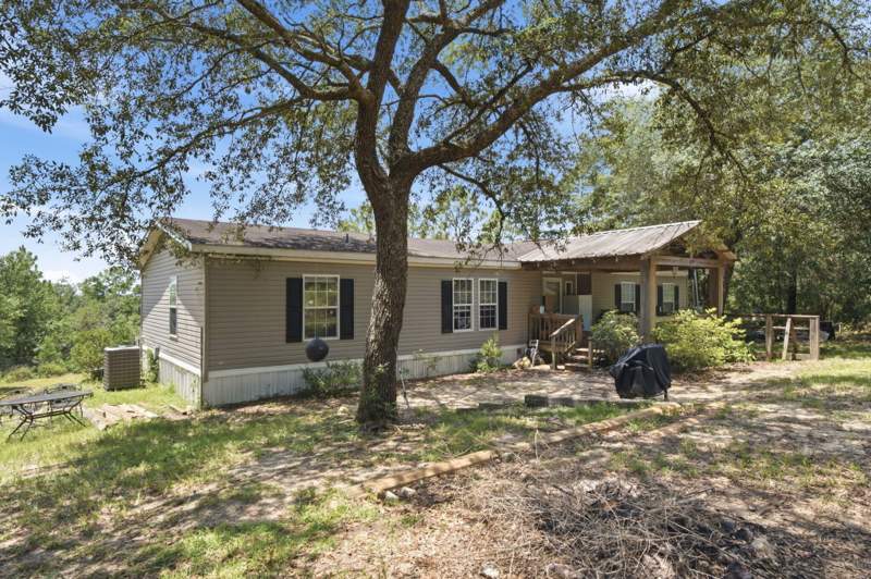 3 bedroom Manufactured Home at 439 Woodpecker Lane, See Deed, Holt — photo 4