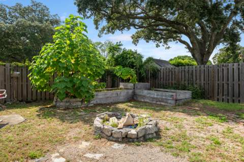 102 NW Robinwood Drive, Fort Walton Beach FL - photo 6 of 30