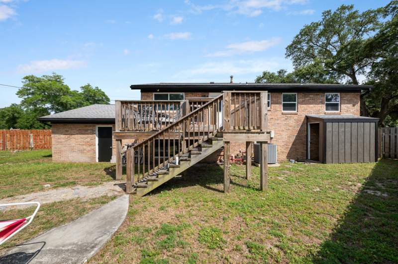 5 bedroom Detached Single Family at 102 NW Robinwood Drive, Bel-Air S/D Lot 10 Blk 6, Fort Walton Beach — photo 5