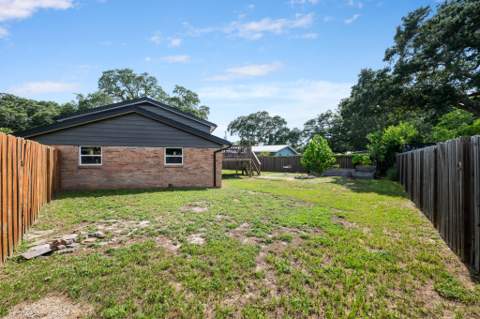 102 NW Robinwood Drive, Fort Walton Beach FL - photo 8 of 30