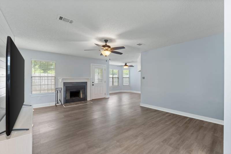 3 bedroom Detached Single Family at 946 Emily Circle, Mills Landing, Fort Walton Beach — photo 3
