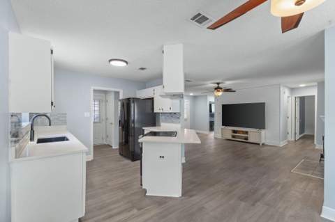 946 Emily Circle, Fort Walton Beach FL - photo 7 of 29