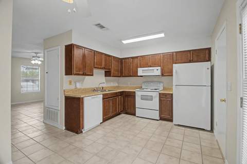 1325 Greendale Avenue #40, Fort Walton Beach FL - photo 7 of 16