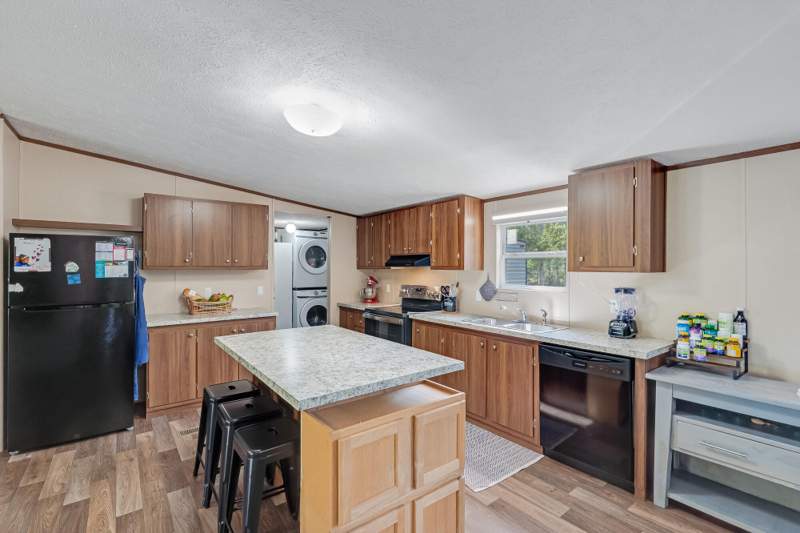 4 bedroom Mobile Home at 241 N Eden Park Drive, Eden Parc, Santa Rosa Beach — photo 4