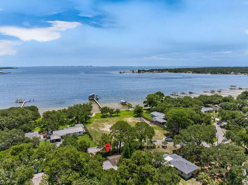 3 bedroom Detached Single Family at 284 NE Beachview Drive, Garnier's Beach, Fort Walton Beach — photo 3