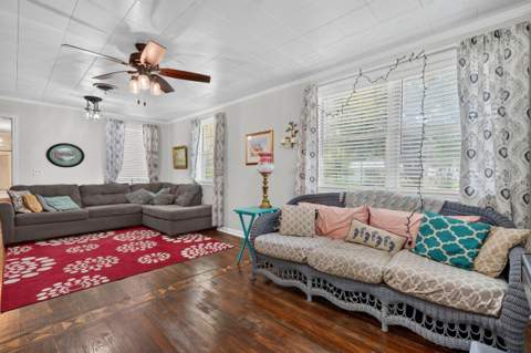 284 NE Beachview Drive, Fort Walton Beach FL - photo 13 of 30