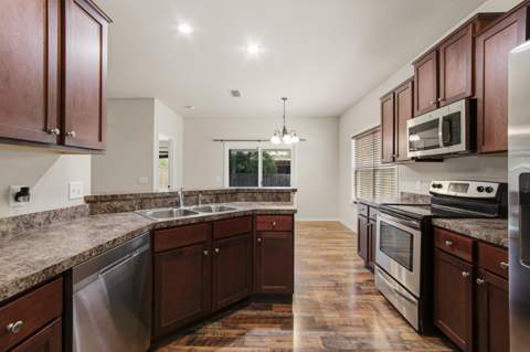 646 Hunters Ridge Road, DeFuniak Springs FL - photo 13 of 44