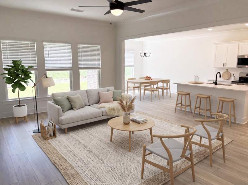 4 bedroom Detached Single Family at 5910 Luckenbach Lane, Houston Place, Crestview — photo 3