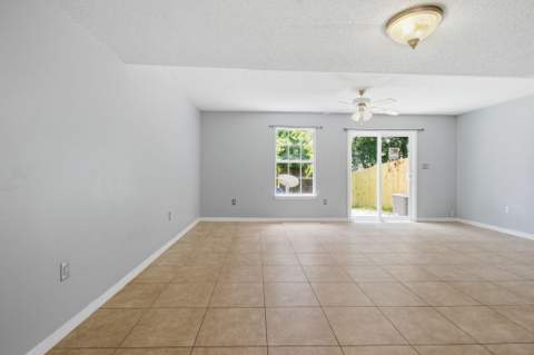 360 Schneider Drive #4, Fort Walton Beach FL - photo 14 of 33