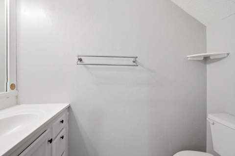 360 Schneider Drive #4, Fort Walton Beach FL - photo 13 of 33