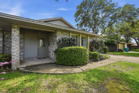 85 Lake Lorraine Circle, Shalimar FL - photo 12 of 30