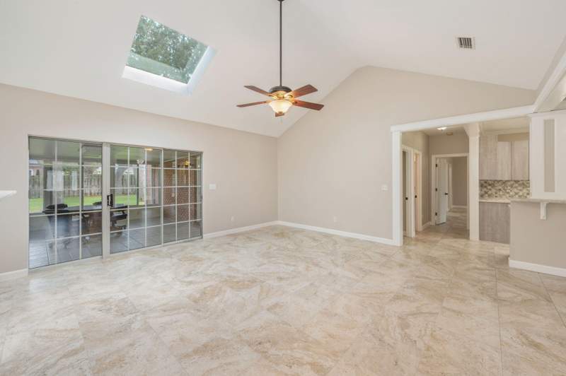 3 bedroom Detached Single Family at 2845 Jack Nicklaus Way, Lake Pointe, Shalimar — photo 4