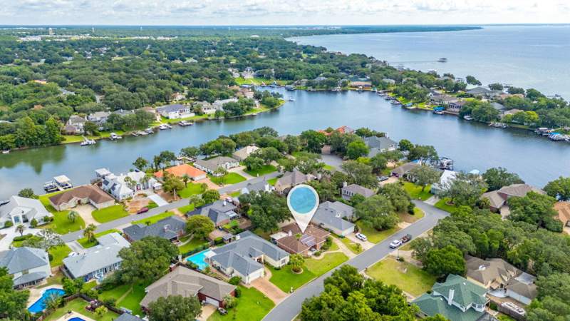 3 bedroom Detached Single Family at 2845 Jack Nicklaus Way, Lake Pointe, Shalimar — photo 2