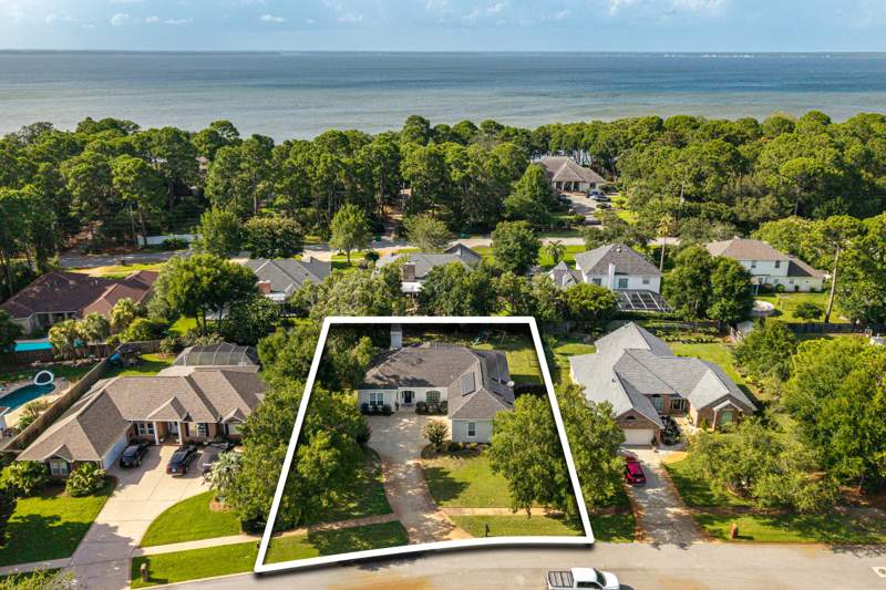 3 bedroom Detached Single Family at 4071 Burning Tree Drive, Windsor Forest, Destin — photo 3