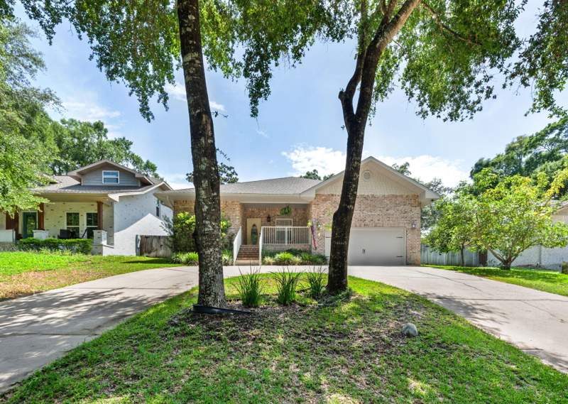 4 bedroom Detached Single Family at 1341 N Bayshore Drive, Valparaiso Pinecrest 1, Valparaiso — photo 3