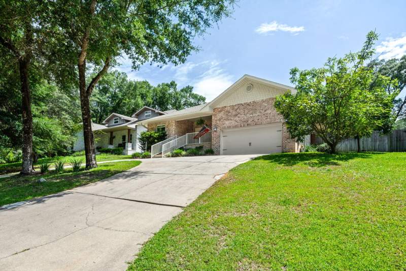 4 bedroom Detached Single Family at 1341 N Bayshore Drive, Valparaiso Pinecrest 1, Valparaiso — photo 5