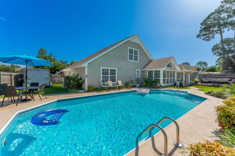 5 bedroom Detached Single Family at 422 Northampton Circle, Brittany Woods S/D, Fort Walton Beach — photo 2