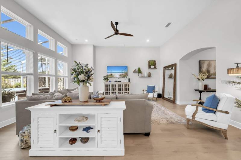 4 bedroom Detached Single Family at 283 Sweet Tea Lane, Hammock Bay, Freeport — photo 2
