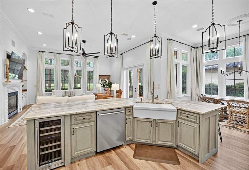 4 bedroom Detached Single Family at 3161 Club Drive, Burnt Pine, Miramar Beach — photo 3