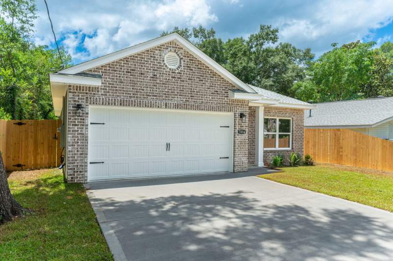 3 bedroom Detached Single Family at 703A Brock Avenue, Morris Add Crestview Lots 3 & 4 Blk 14, Crestview — photo 3