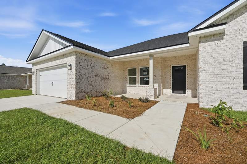 5 bedroom Detached Single Family at 6113 Mildred's Way, Southern Charm, Crestview — photo 4