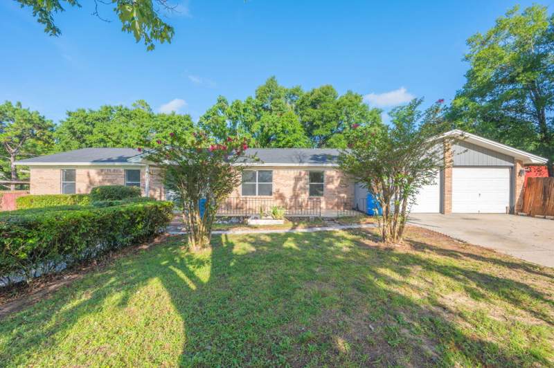 4 bedroom Detached Single Family at 5340 Monterrey Road, Heritage Hills, Crestview — photo 2