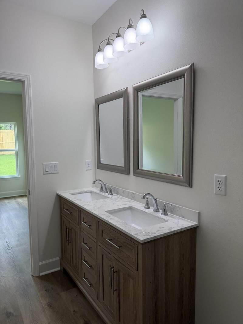 3 bedroom Detached Single Family at 244 E Laurel Lane, Oakwood Hills Unit 1, DeFuniak Springs — photo 5