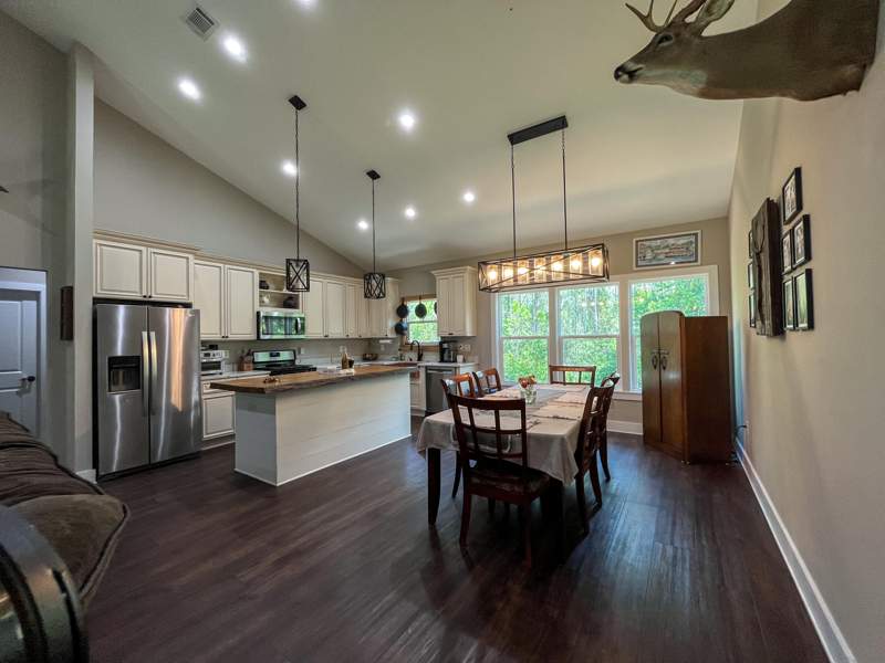 3 bedroom Detached Single Family at 632 N Church Street, No Recorded Subdivision, Santa Rosa Beach — photo 5