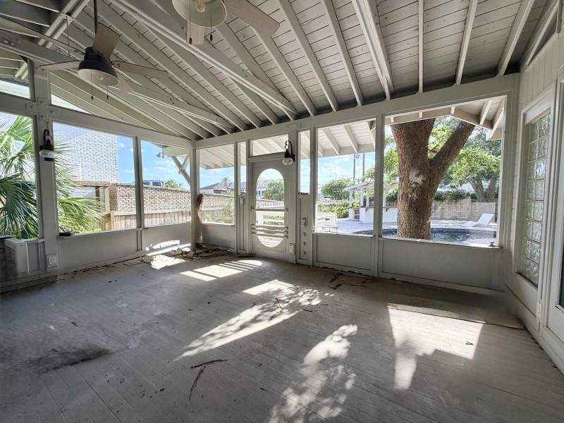 4 bedroom Detached Single Family at 209 SE Hood Avenue, Hood Avenue (Elliott Point), Fort Walton Beach — photo 2