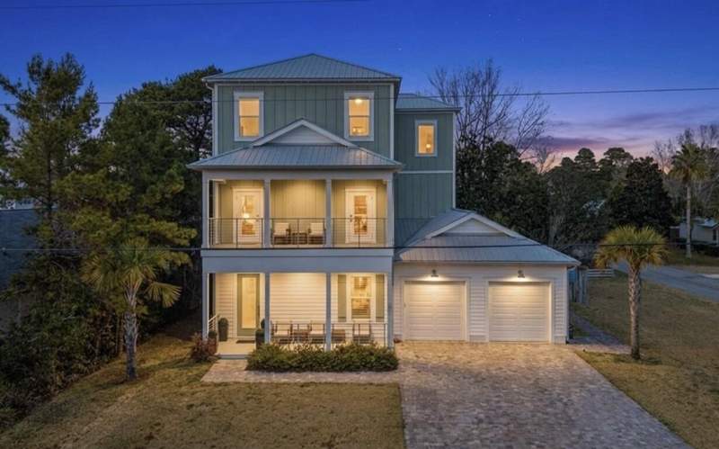 6 bedroom Detached Single Family at 111 Walnut Street, Gulfview Heights 1st Addn, Santa Rosa Beach — photo 2