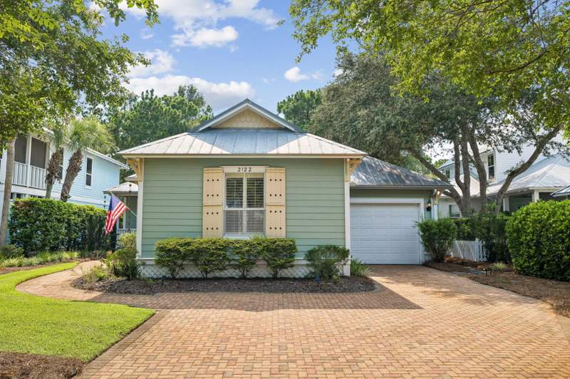 3 bedroom Detached Single Family at 2122 Olde Towne Avenue, Crystal Lake Phase I, Miramar Beach — photo 2