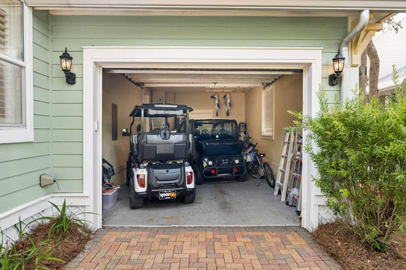 3 bedroom Detached Single Family at 2122 Olde Towne Avenue, Crystal Lake Phase I, Miramar Beach — photo 3