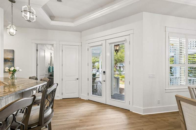 3 bedroom Detached Single Family at 2122 Olde Towne Avenue, Crystal Lake Phase I, Miramar Beach — photo 4