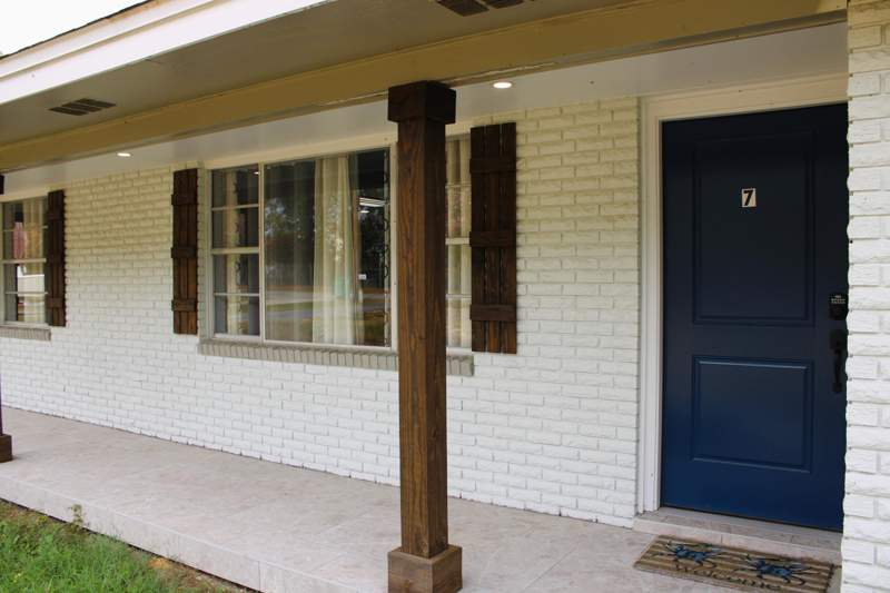 3 bedroom Detached Single Family at 7 Holly Avenue, Bayou Poquito, Shalimar — photo 3