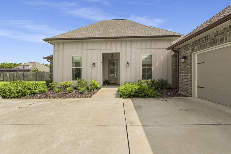 4 bedroom Detached Single Family at 97 Campfire Cove, Hammock Bay The Trails, Freeport — photo 3