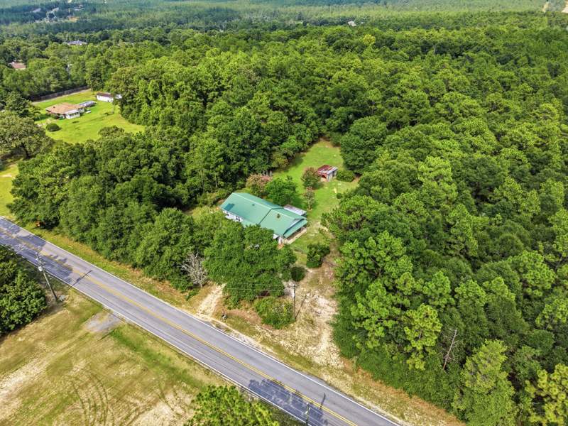 4 bedroom Detached Single Family at 2601 Lake Silver Road, Metes & Bounds, Crestview — photo 2