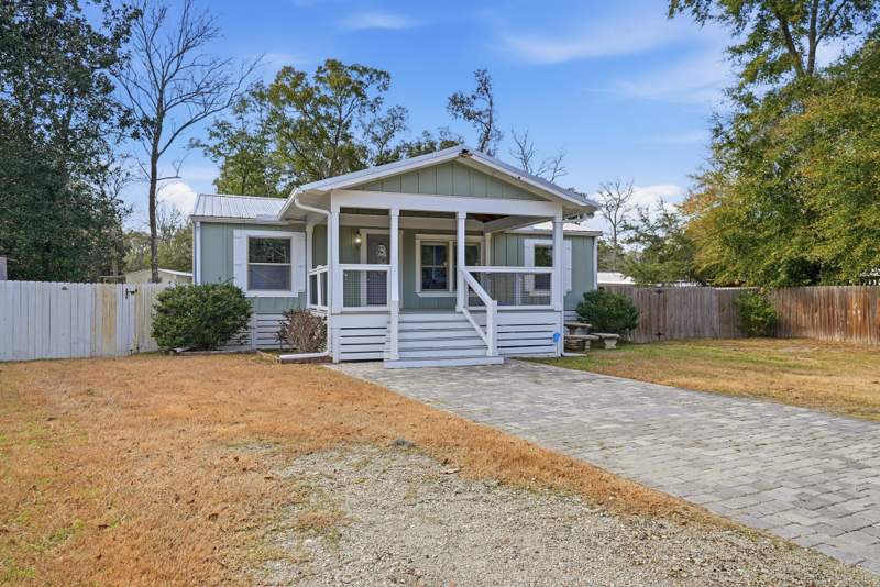 3 bedroom Mobile Home at 140 Palmetto Avenue, Lot 125 Magnolia Bayes S/D Pb 8-56 Or 3060-4632 Or 3108-3493, Freeport — photo 3