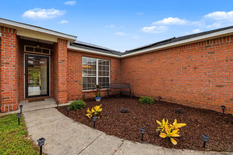 4 bedroom Detached Single Family at 490 Jillian Drive, Westview Estates Ph 3, Crestview — photo 4
